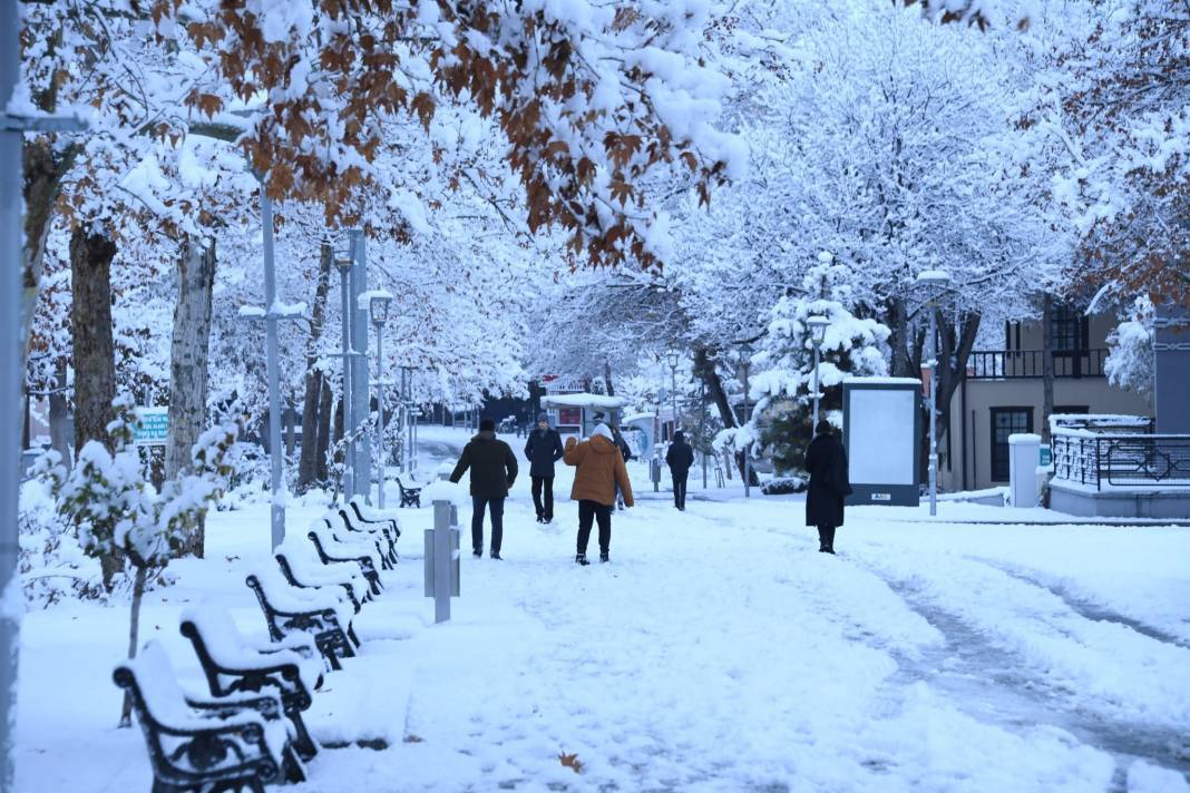 Konya’da nefesler tutuldu! Kar yağışına artık saatler var 3